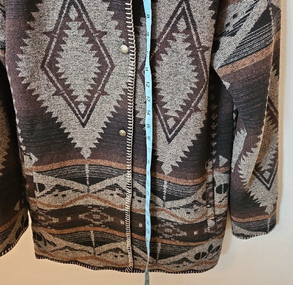 Women’s Brown Southwestern Pattern Utility Jacket - Picture 4 of 10